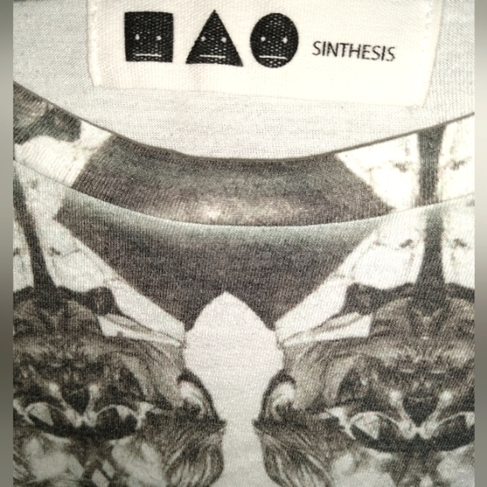 Sinthesis Men's short sleeve size medium